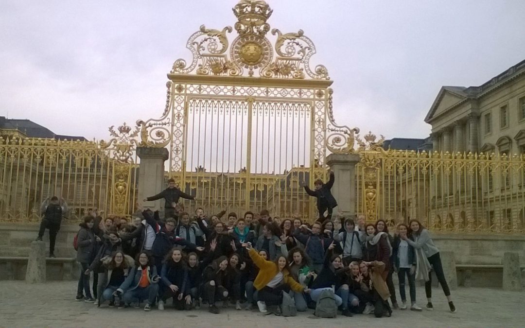 Mannequin challenge au Jeu de paume à Versailles avec 4 C et 4 E